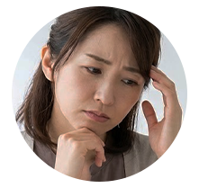 季節の変わり目の健康が気になる女性
